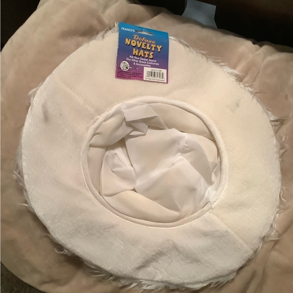White Novelty Wide-Brimmed Faux Fur Costume Hat - Picture 4 of 7